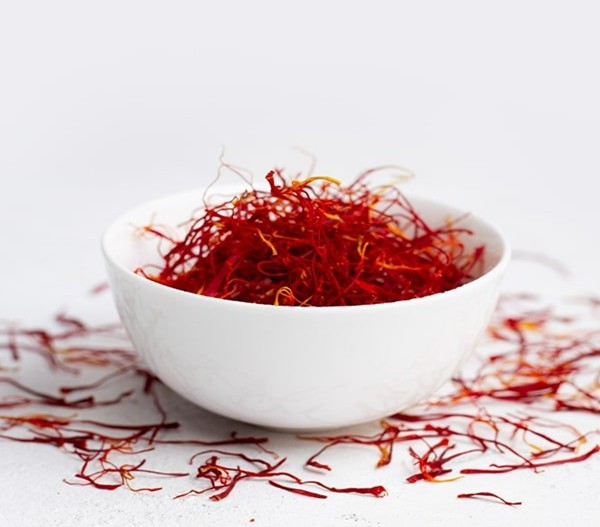 تشخیص زعفران اصل و تقلبی در خانه